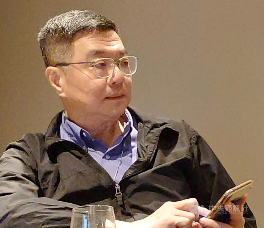 卓榮泰卸下民進黨主席後,回歸社會公益行列,在天河基金會與慈月基金會擔任顧問,協助籌辦獎勵第一線抗疫護理人員與南丁格爾獎項。中央社記者溫貴香攝 109年7月4日