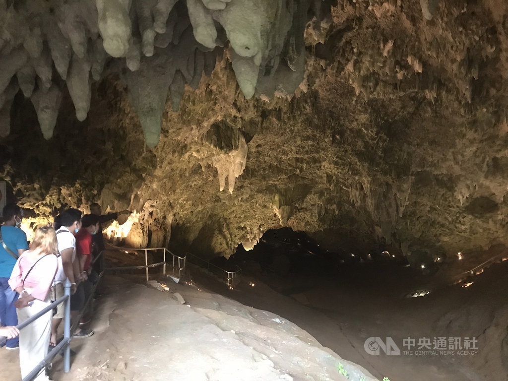泰國清萊睡美人洞穴救援事件發生至今兩週年,洞穴目前開放觀光,但民眾只能停留在洞穴口。中央社記者呂欣憓清萊攝 109年7月6日