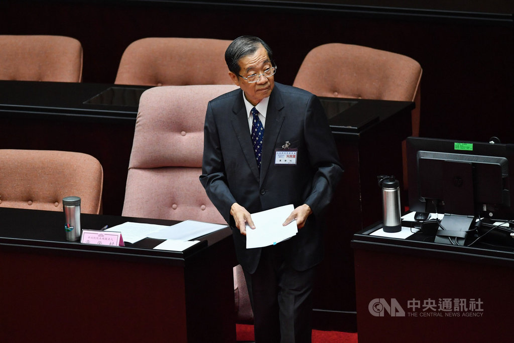 立法院8日上午進行考試院長被提名人黃榮村(圖)審查會;有關廢考監兩院的修憲主張,黃榮村(圖)表示,任何有助於提升憲政運作與政府效能的改革方案,「我們絕對支持」,不會有本位主義的思考。中央社記者林俊耀攝 109年7月8日