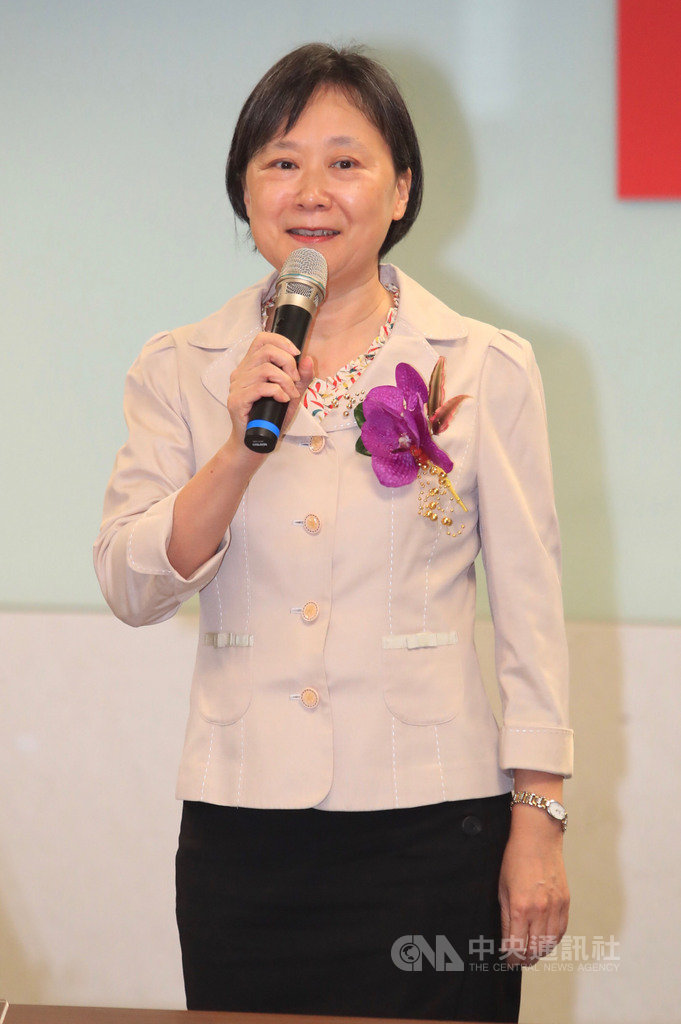 財政部所屬機關首長交接典禮8日在台北舉行,賦稅署副署長吳蓮英(圖)接任中區國稅局局長。中央社記者吳家昇攝 109年7月8日