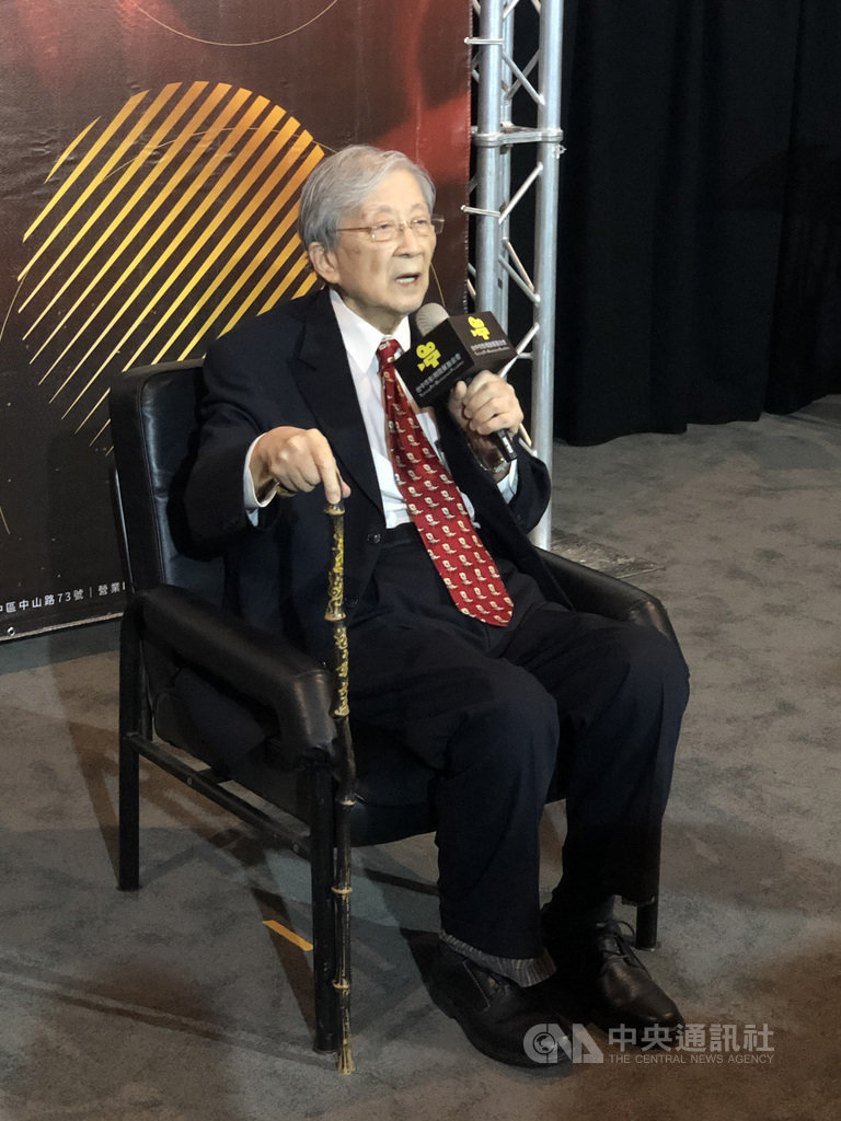 台灣國寶級導演李行10日在台中出席「行影.台中-李行導演90耆壽影展」開幕記者會,李行致詞時強調自己是台灣電影的終身義工,「有生之年都會替台灣電影打拚奮鬥」。(台中市影視發展基金會提供)中央社記者葉冠吟傳真 109年7月10日
