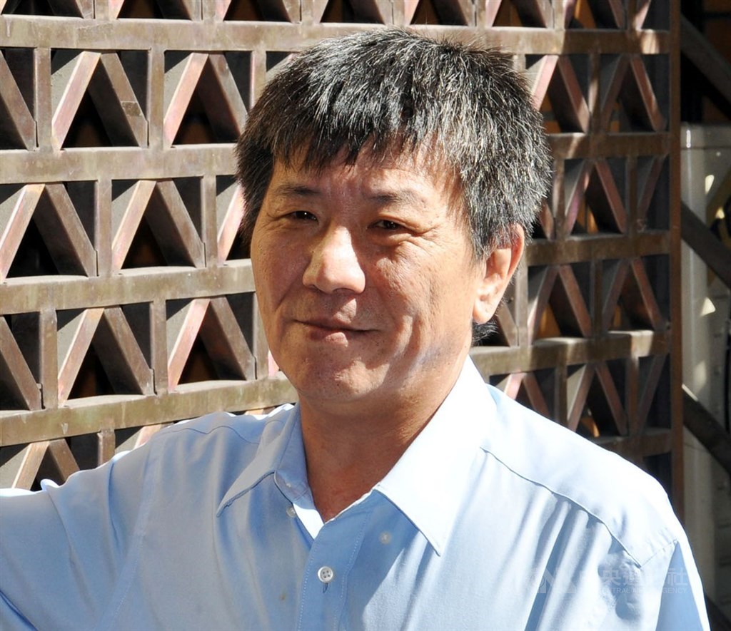 前立委蔡啟芳傳出罹患肺阻塞,他的兒子、民進黨立委蔡易餘在臉書表示,他的父親11日上午接受肺部移植手術。(中央社檔案照片)