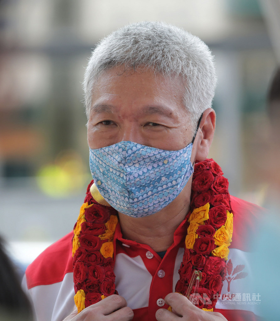 新加坡大選落幕,反對黨工人黨搶占10席,加入新加坡前進黨的總理李顯龍胞弟李顯揚透過臉書,說明這是新加坡人的勝利。李顯揚大選前積極輔選爭取支持。中央社記者黃自強新加坡攝 109年7月11日