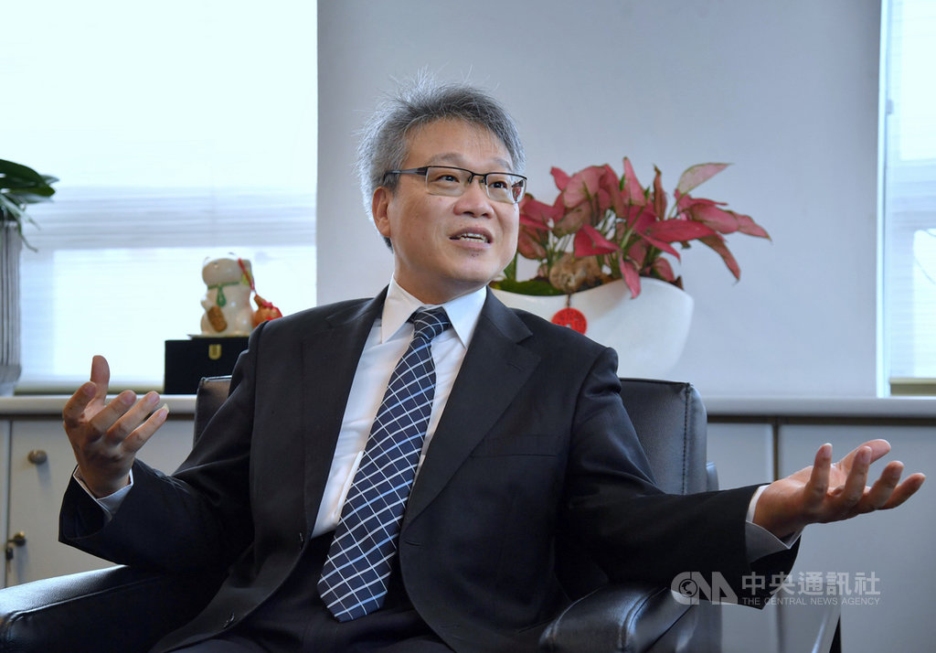 財金公司董事長林國良說,15日三倍券上路後,持有數位券的人不少人會馬上消費,22日會出現第一波2000元回饋潮,財金公司將扮演重要橋梁角色。中央社記者王飛華攝 109年7月12日