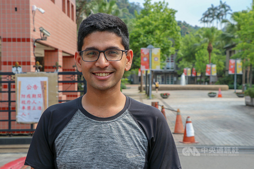 來自印度的潘孟吉(Manoj Kumar Panigrahi),對中文、政治很有興趣,因此來台求學,研究亞洲與兩岸關係。(台華獎辦公室提供)中央社記者許秩維傳真 109年7月15日