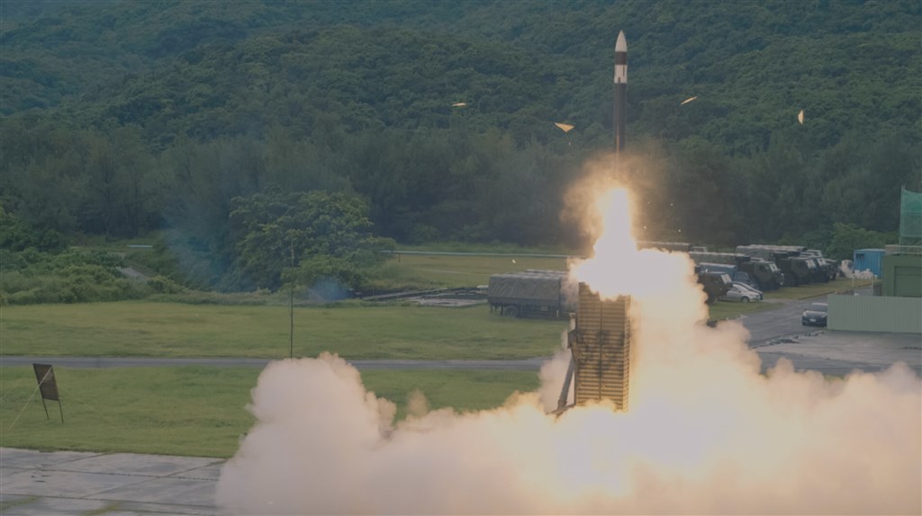 空軍防空部射擊天弓三型防空飛彈。(國防部提供)