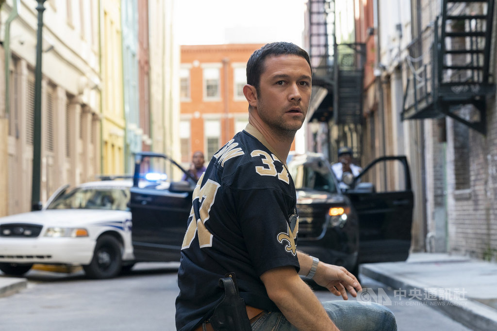 Netflix新推出科幻動作電影「超能計畫」,由美國男星喬瑟夫高登李維(Joseph Gordon-Levitt)主演,飾演一名具反骨個性的警察。(Netflix提供)中央社記者葉冠吟傳真 109年7月16日