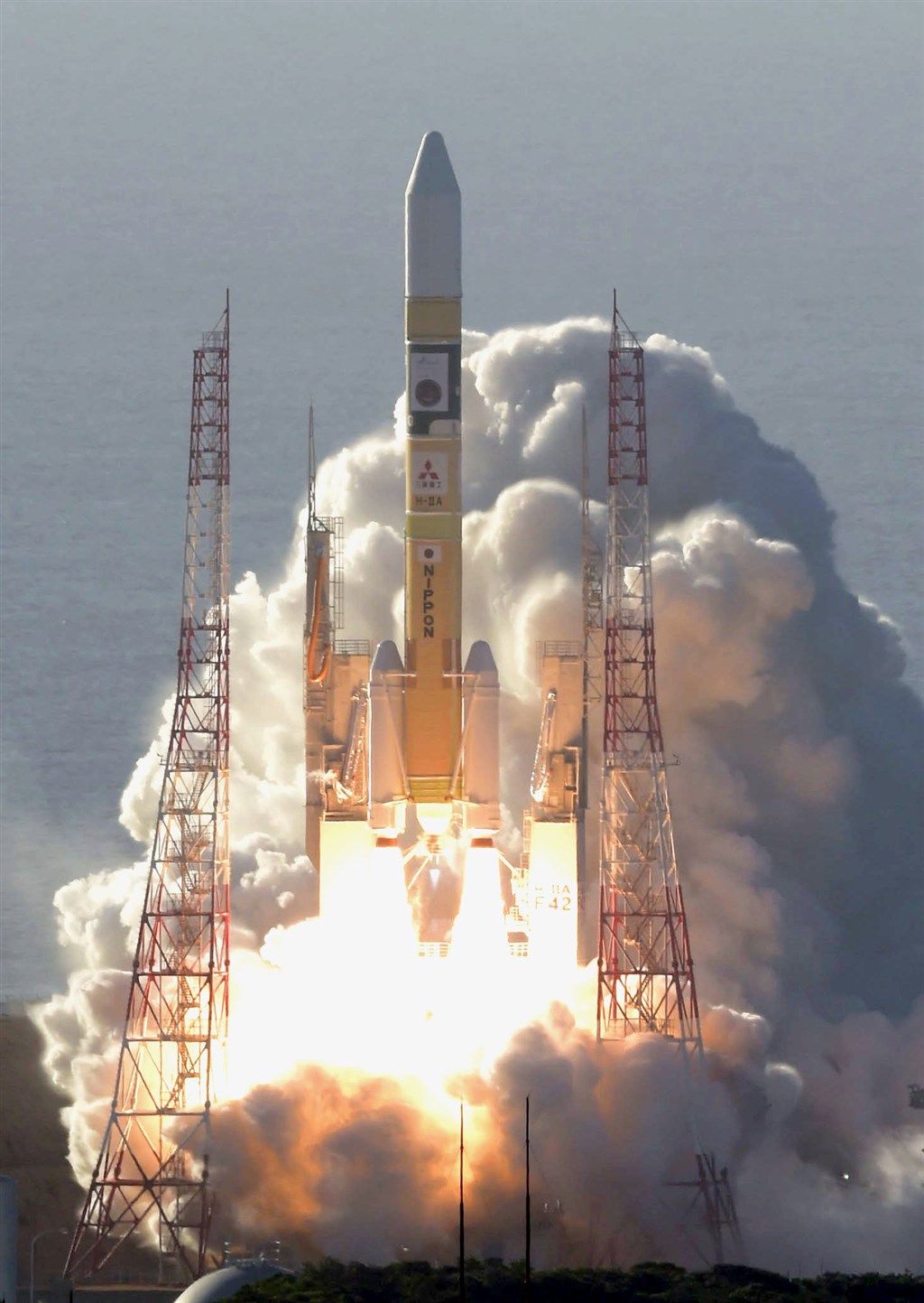 阿拉伯聯合大公國的火星探測器「希望號」(Hope)20日順利在日本南部的太空中心發射升空。(共同社)