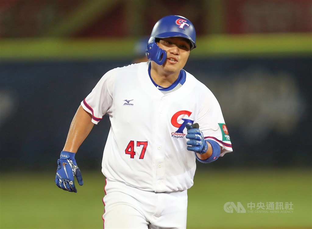 中華職棒新人選拔會20日登場,富邦悍將在首輪選了前旅美捕手張進德,攻守俱佳讓悍將捕手戰力更上一層樓。(中央社檔案照片)