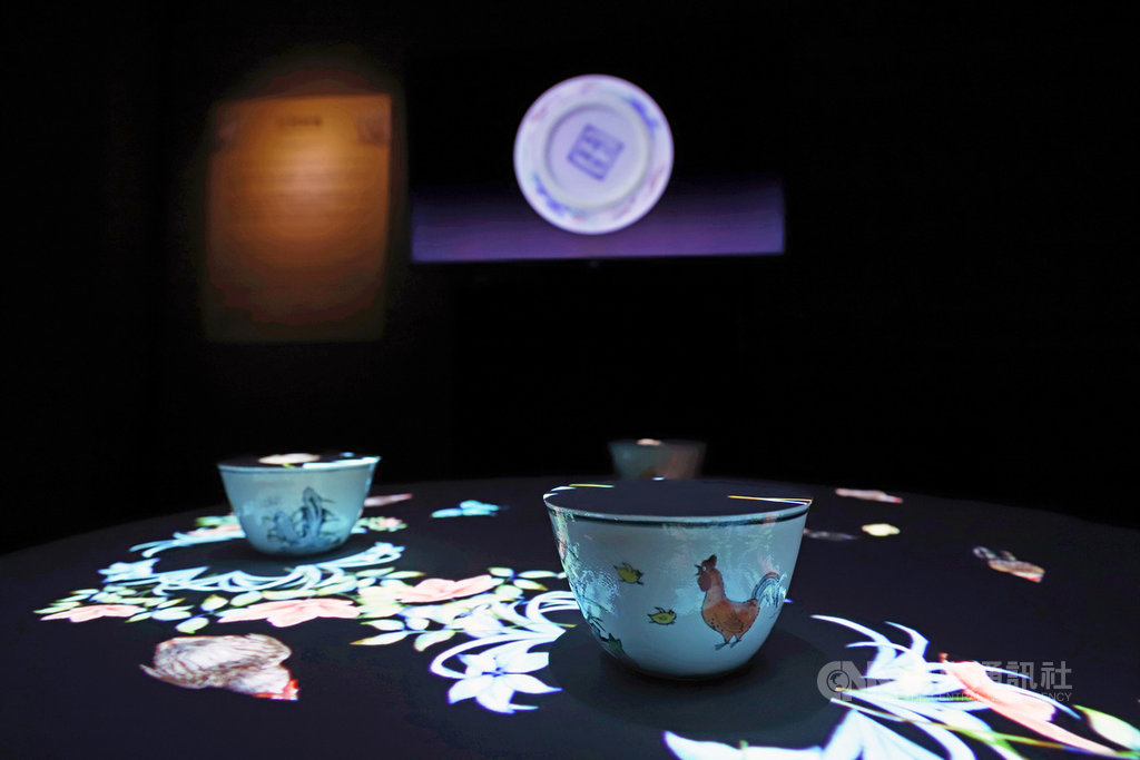 故宮「經典之美-新媒體藝術展」獲美國博物館聯盟第31屆繆思獎「現地數位體驗」最高榮譽金獎肯定。圖為設置在「館校合作成果區」的新媒體感應互動裝置「紅冠逍遙遊」。(故宮提供)中央社記者葉冠吟傳真 109年7月24日