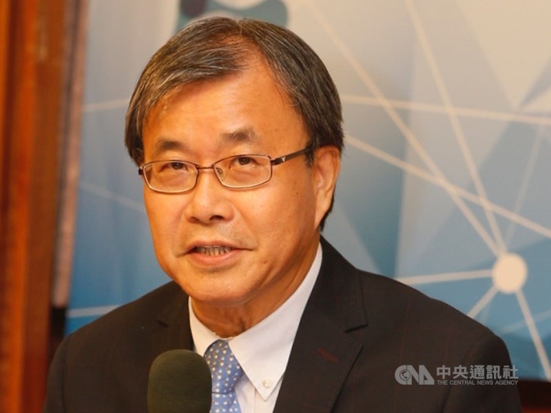 國民黨高雄市長補選參選人李眉蓁陷論文風波,中山大學校長鄭英耀(圖)26日發出公開信致歉。(中央社檔案照片)