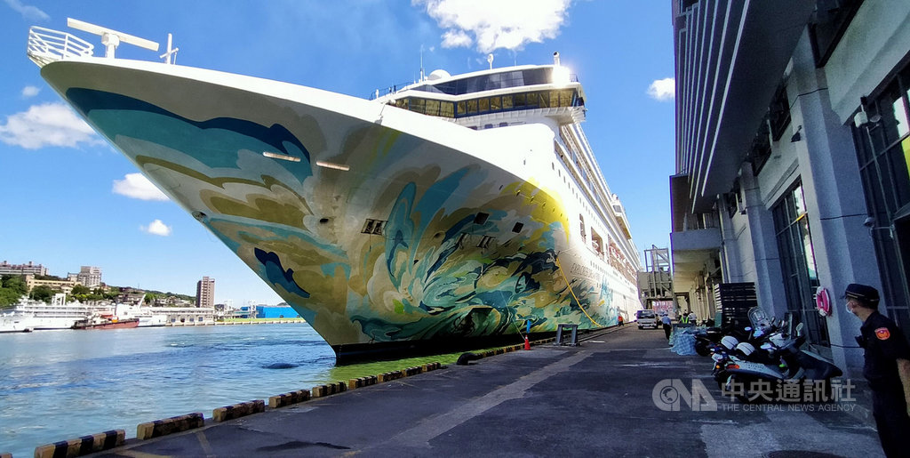 台灣首發郵輪跳島遊程26日從基隆港出發,「探索夢號」帶領旅客前往澎湖、馬祖展開4天3夜航程,29日上午返抵基隆港。中央社記者王朝鈺攝 109年7月29日