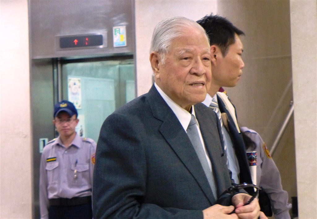 前總統李登輝(前)過世,享壽98歲。(中央社檔案照片)