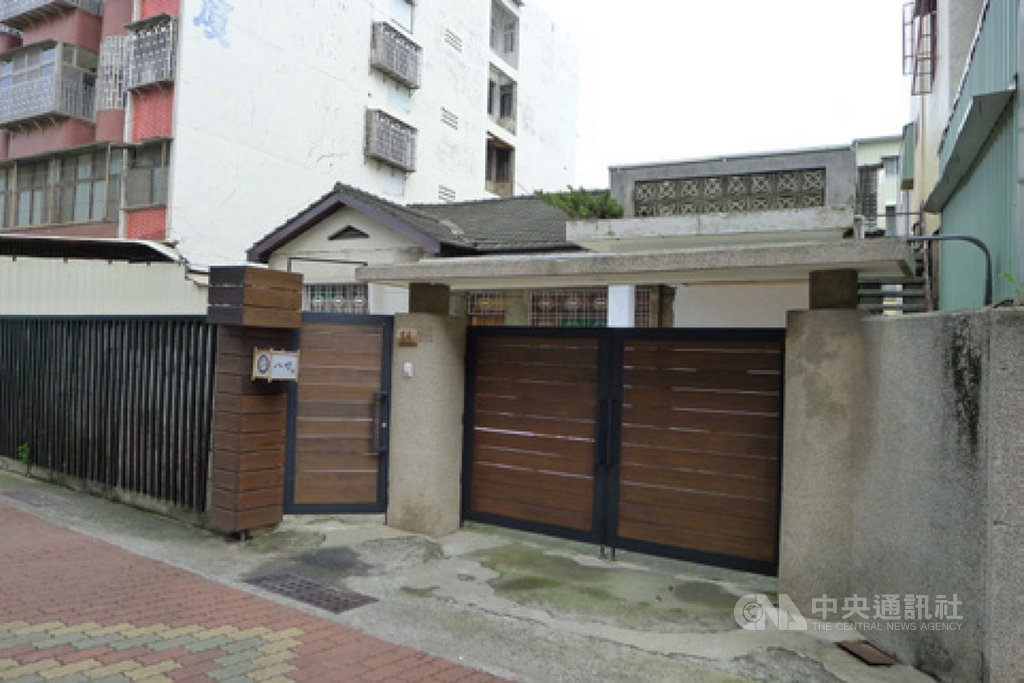 台南機場附近的「公英一街周邊街區」留有駐台美軍當年行跡,部分當年的美軍宿舍建築保存完好。(台南市文化局提供)中央社記者楊思瑞台南傳真 109年8月2日