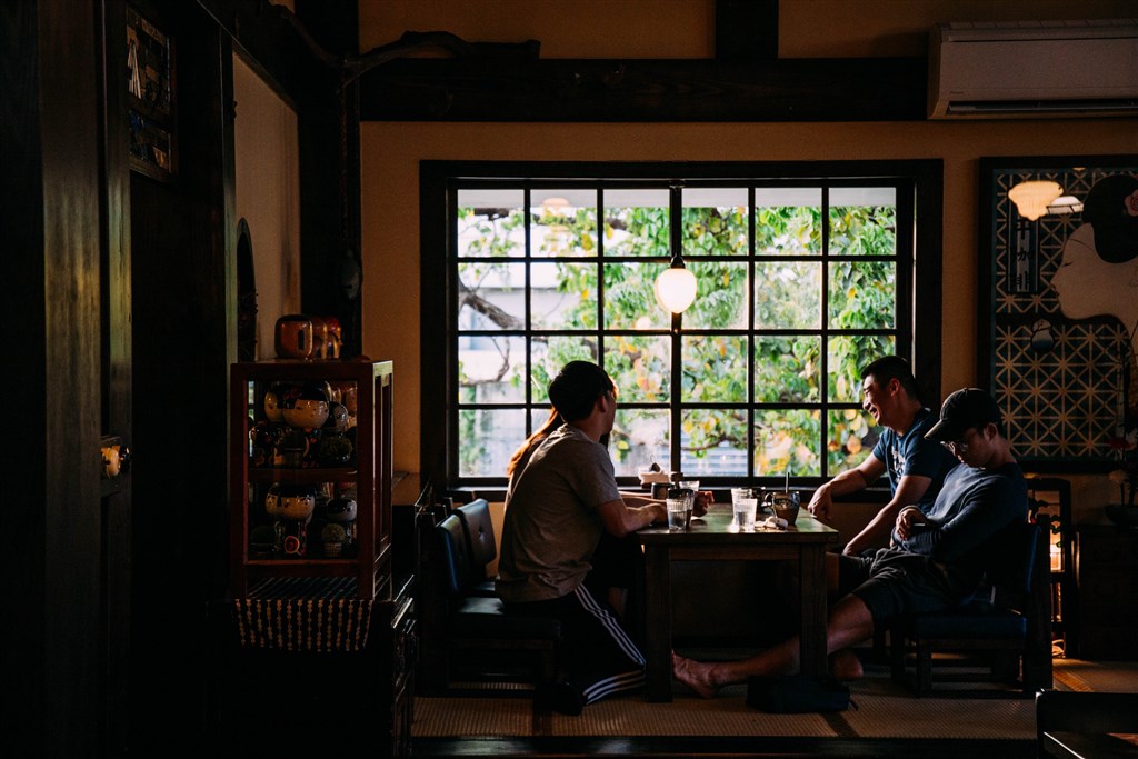 三平咖啡店內讓人有「一秒到日本」的錯覺。(攝影:梁偉樂,台灣好基金會提供)