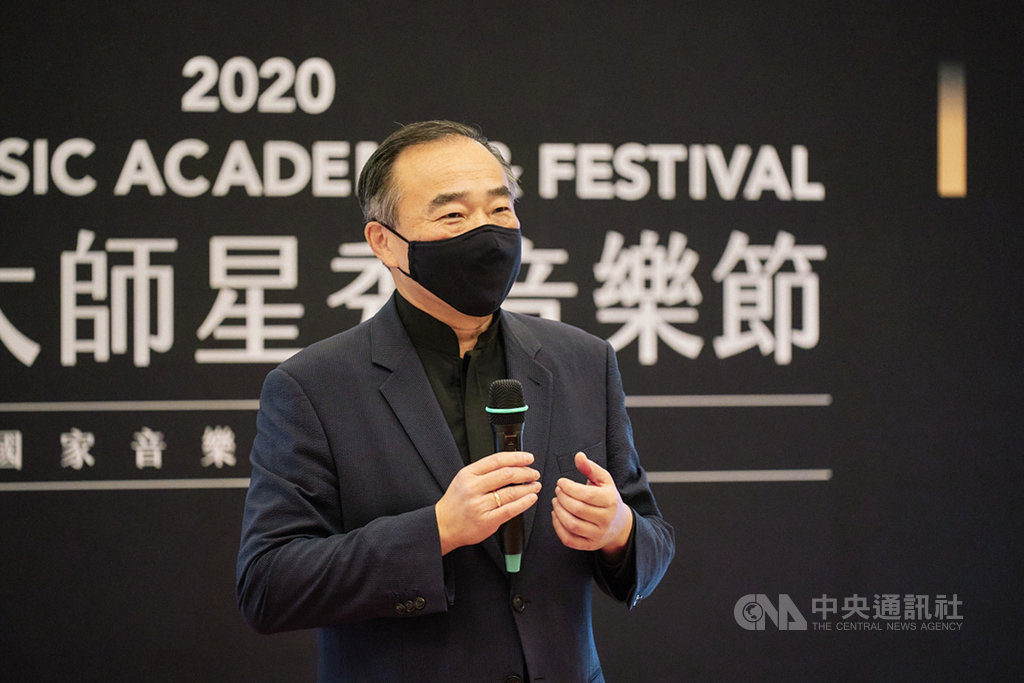 第2屆台北大師星秀音樂節3日登場,擔任藝術總監的旅美小提琴家林昭亮表示,全世界受到疫情影響,不能自由演出,這次能在台灣這麼安全健康的地方順利舉辦音樂節,真的非常幸運也不可思議。(台北大師星秀音樂節提供)中央社記者趙靜瑜傳真 109年8月3日