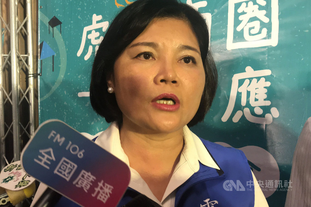 雲林縣長張麗善3日表示,防疫不能輕忽,縣府將加強宣導,呼籲民眾謹守防疫原則,到人口密集處或室內空間務必戴口罩。中央社記者姜宜菁攝 109年8月3日
