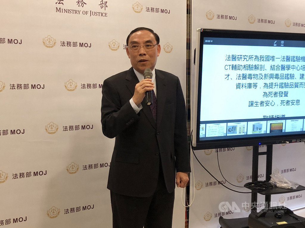 針對北檢偵辦立委涉收賄案,法務部長蔡清祥(圖)5日受訪表示,法務部為行政機關,並不處理、不涉入、不干預個案。中央社記者劉世怡攝 109年8月5日