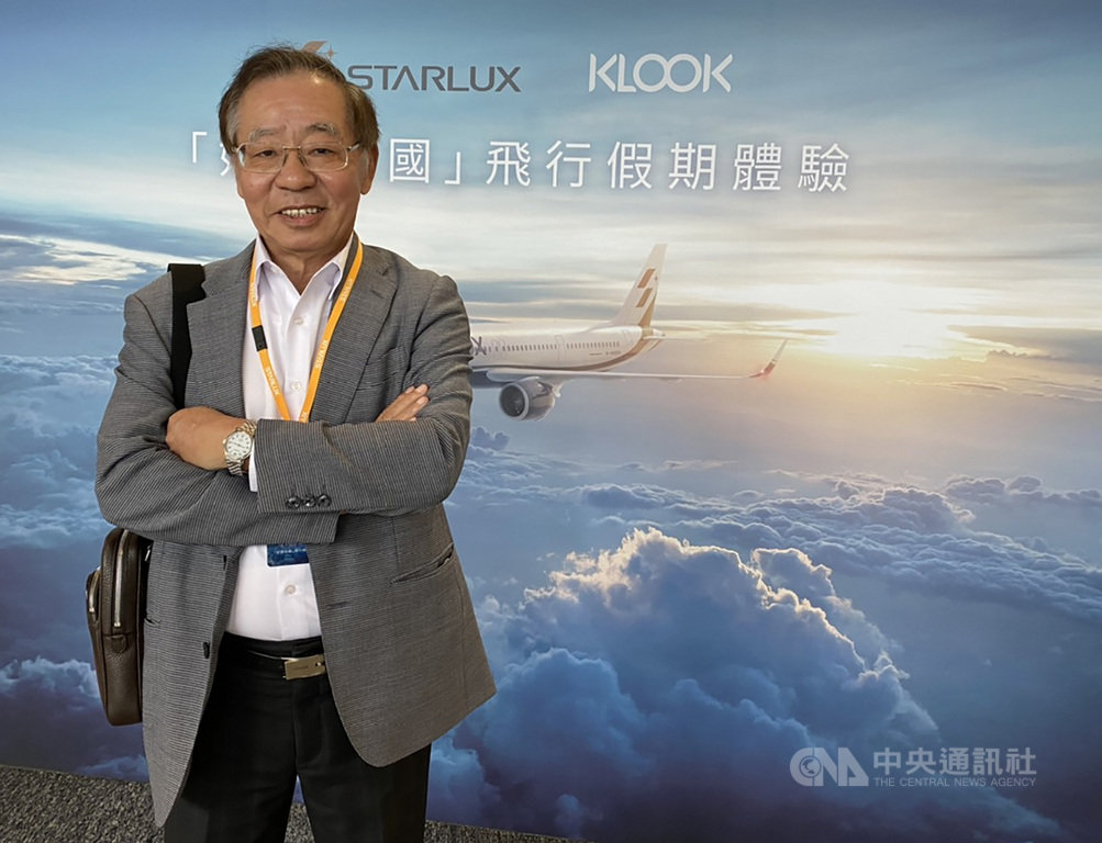 武漢肺炎疫情衝擊航空產業,日前星宇航空研擬規畫從桃園機場出發,飛國內離島航線,但公關長聶國維7日受訪證實,原本規劃中的國內航線,因受限法令規定,目前已取消相關計畫。中央社記者余曉涵攝 109年8月7日