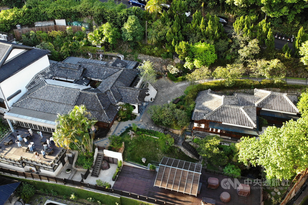 北投文物館建於1921年,佔地約800坪,這座台灣碩果僅存的日式建築,從外到內保存完善,目前為財團法人福祿文化基金會經營管理的私人博物館及古蹟。中央社記者徐肇昌攝 109年8月8日