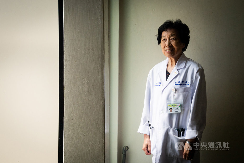 台灣癌症醫療之母彭汪嘉康開創許多女性第一的紀錄,在當年女性大多只能在家相夫教子的年代,她成為台大第一位女性外科醫師。中央社記者林俊耀攝 109年8月9日