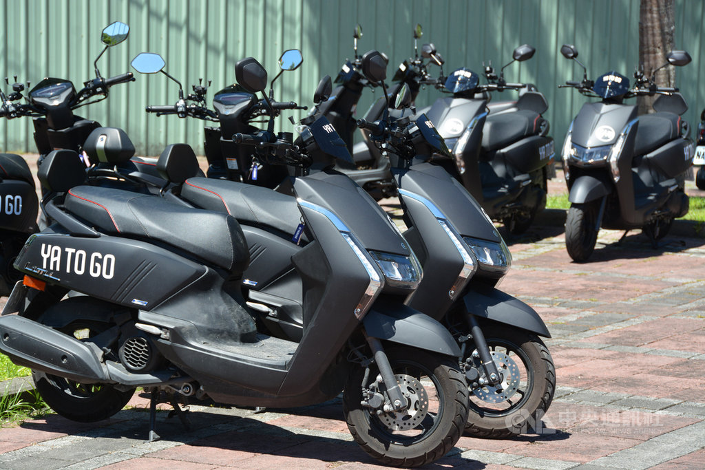 花蓮縣政府與山葉機車(YAMAHA)共同推動「YATOGO共享機車」9日在花蓮啟動,15日起營運,希望讓到花蓮旅遊、洽公等民眾更具便利性。中央社記者李先鳳攝 109年8月9日