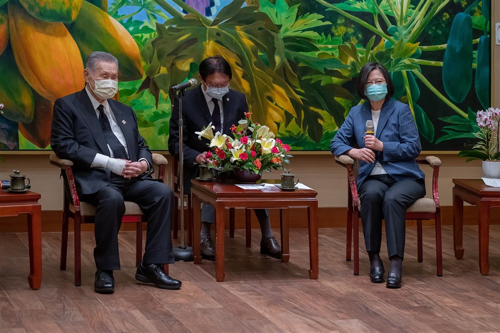 總統蔡英文9日晚間在推特與臉書發文致謝森喜朗弔唁團一行,除期待台日友好繼續深化,並援引德川家康辭世詩「夢醒樂哉得長眠」,告慰故前總統李登輝。(圖取自facebook.com/tsaiingwen)