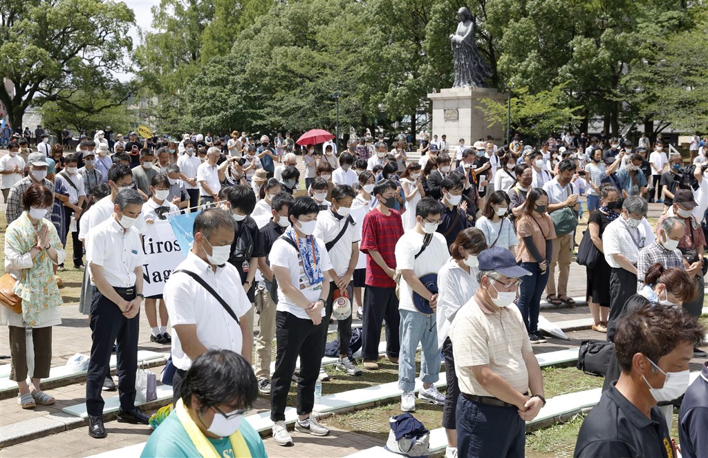 日本長崎市9日紀念遭原子彈轟炸75週年,並在距離當年爆炸中心不遠的長崎市和平公園舉行祈禱和平紀念儀式,追悼罹難者。(共同社)