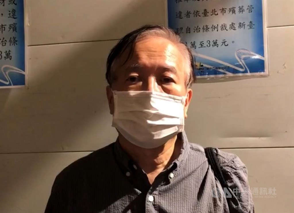 資深藝人羅霈穎意外猝逝家中,享年59歲。羅霈穎的哥哥、詩人羅青(圖)在妹妹12日冥誕前夕,以一首詩與一幅輓聯悼念妹妹。(中央社檔案照片)