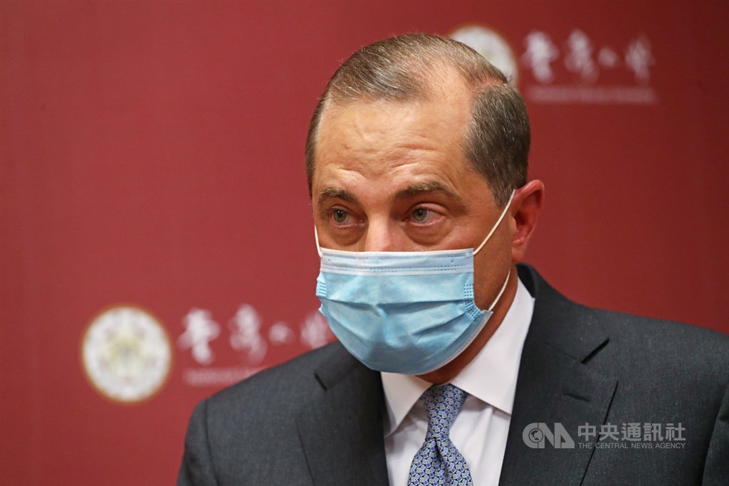 美國衛生部長艾薩(Alex Azar)率團訪台,11日接受中央社記者專訪表示,美國站出來,並讓各界認識到,無論在安全、經濟,或衛生保健等議題,「美國是台灣的朋友、夥伴」,而美台友誼立基於民主、透明、開放等共享價值,這是很重要的一點。中央社記者裴禛攝 109年8月11日