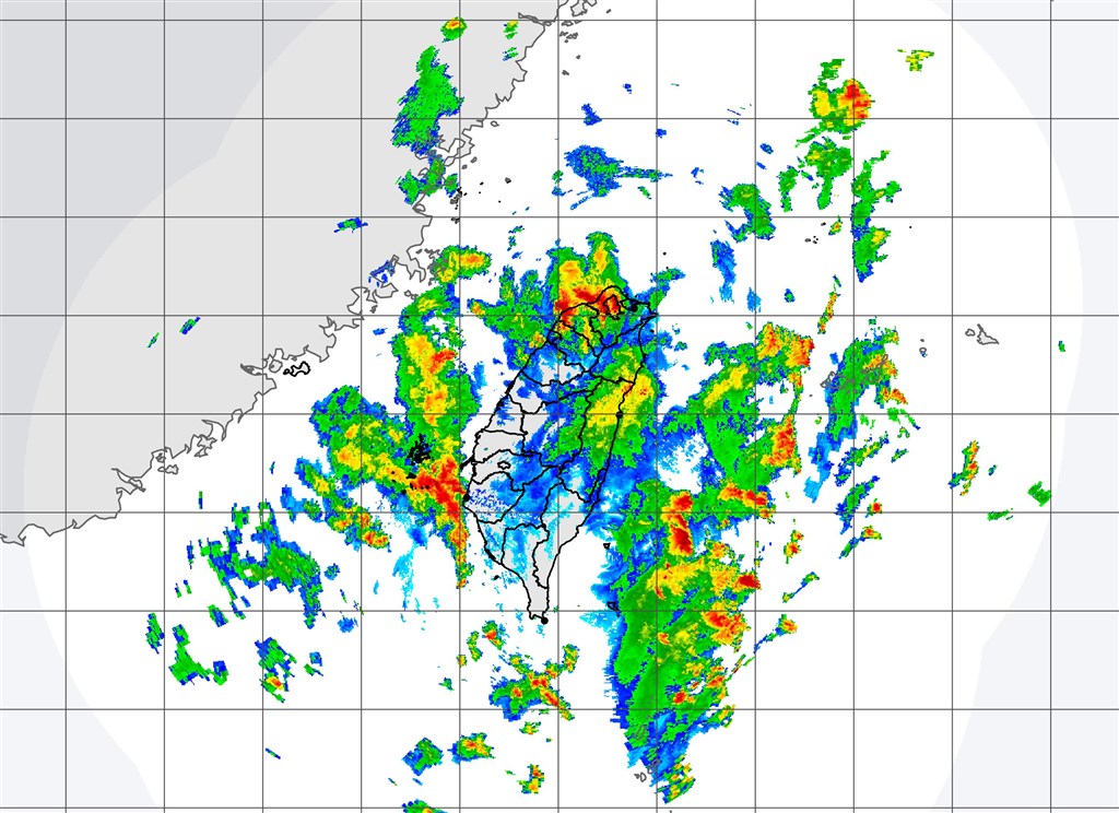 受到米克拉颱風及其外圍環流影響,中央氣象局11日對台北市、新北市等15縣市發出大雨或豪雨特報。(圖取自中央氣象局網頁cwb.gov.tw)