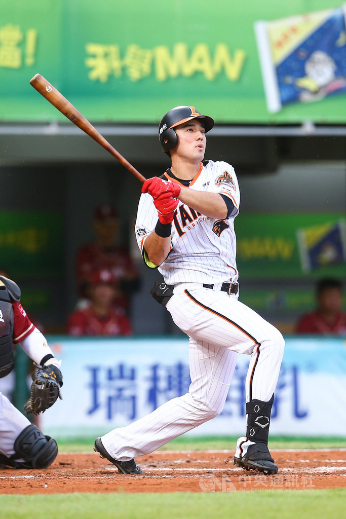 中職樂天桃猿隊野手朱育賢12日受訪提及現在中職越來越多年輕好手都有很好打擊實力,並點名統一獅隊林安可(圖),朱育賢直言:「相信之後他也有機會改寫很多紀錄」。(統一獅隊提供)中央社記者謝靜雯傳真 109年8月12日
