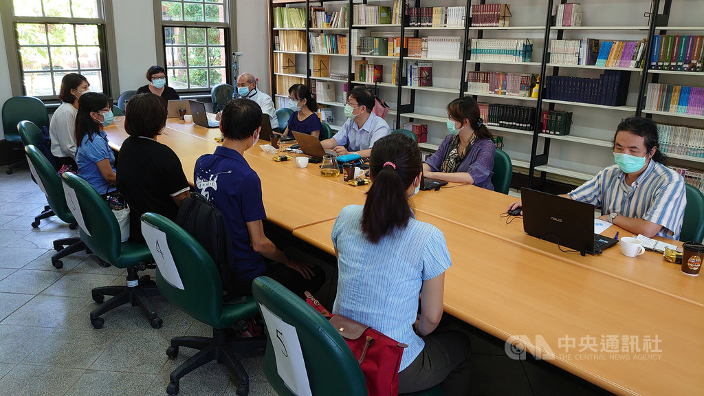 國立成功大學台灣文學系109年首度開辦台語師資學士後教育學分班,成功招收78名學員加入成大台語師資國家隊,強化中學台語老師陣容。(成功大學台灣文學系提供)中央社記者張榮祥台南傳真 109年8月13日