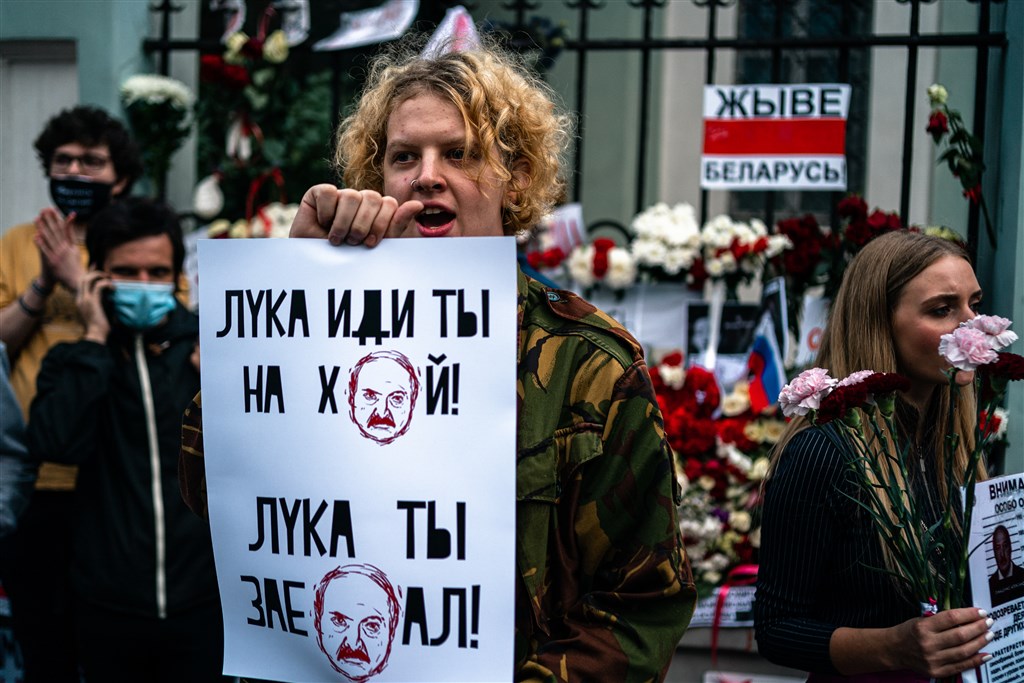 白俄羅斯充滿爭議的總統大選結束後，已連續3個晚上發生暴力動亂。白俄內政部指出，經過連3天示威後，總計拘留人數已增至6000多人。（法新社）