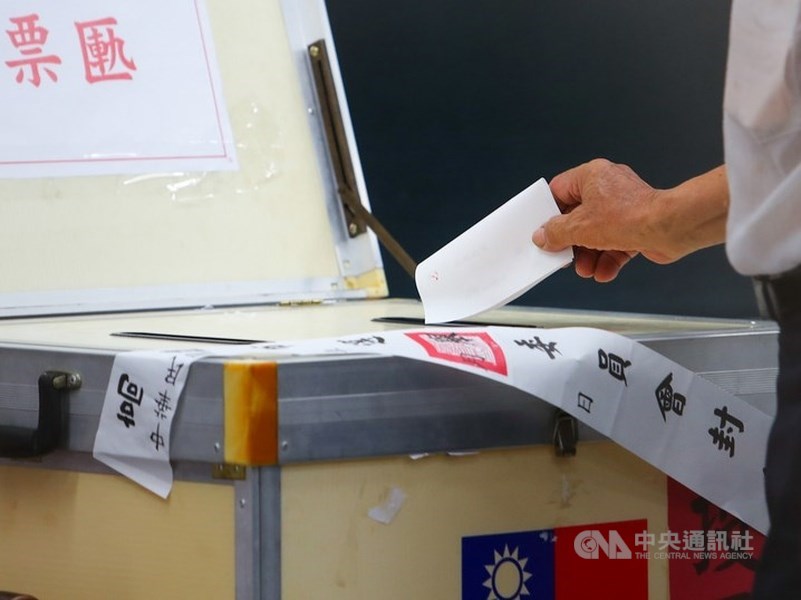 高雄市民6月6日罷免前高雄市長韓國瑜,8月15日將舉行市長補選投票,這是台灣地方自治史上頭一遭。(示意圖/中央社檔案照片)