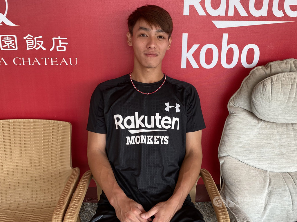 中華職棒樂天桃猿隊陳晨威近況不佳,他14日說,主要是因為遇到疲勞撞牆期,去年整年出賽87場,今年至今已經70場,這確實是進職棒以來最久的低潮,「因為沒有遇過,所以心情有點複雜」。中央社記者楊啟芳攝 109年8月14日