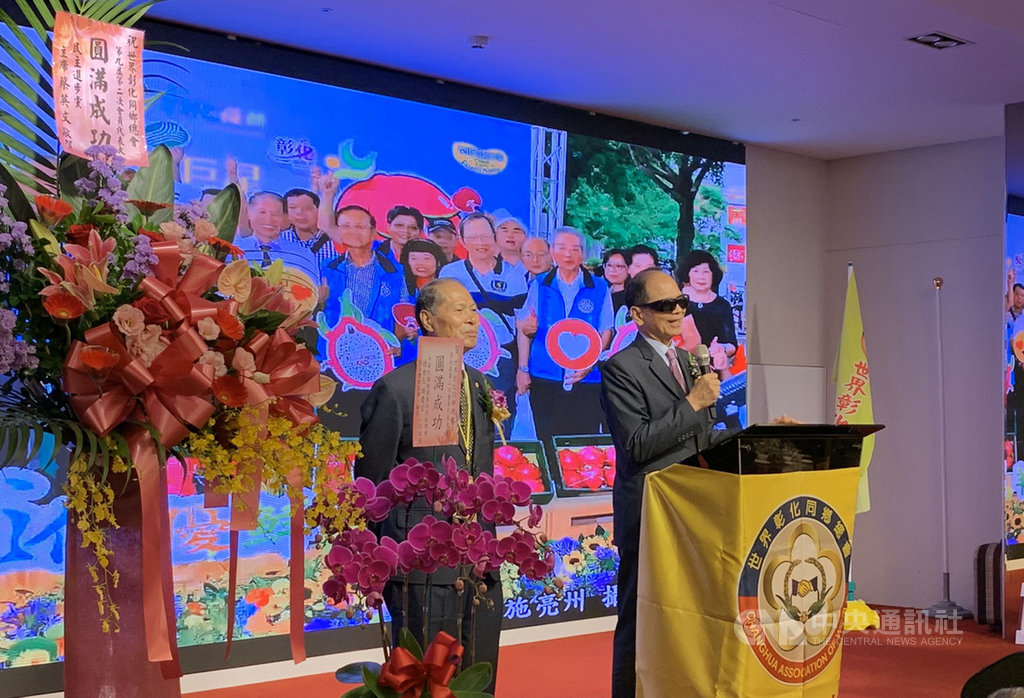 立法院長游錫堃(右)15日說,他邀請來訪捷克參議院議長維特齊(Miloš Vystrčil)在立法院議場演講,將與朝野各黨溝通,盼各黨立委盡量出席,善盡台灣地主之誼。中央社記者郭建伸攝 109年8月15日