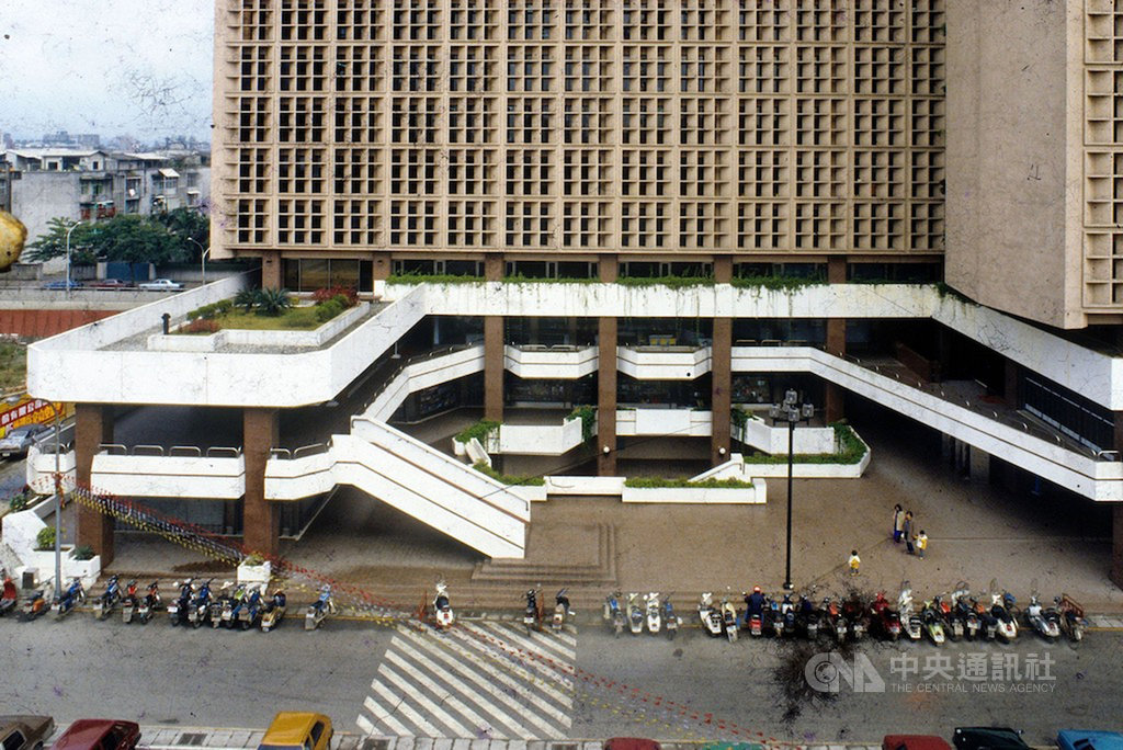 建築師高而潘的作品包括北美館、華視大樓(圖)等,如今依然是城市裡重要建築標的,國立台灣博物館舉辦高而潘建築展,呈現他的創作歷程。(高而潘提供)中央社記者鄭景雯傳真 109年8月15日