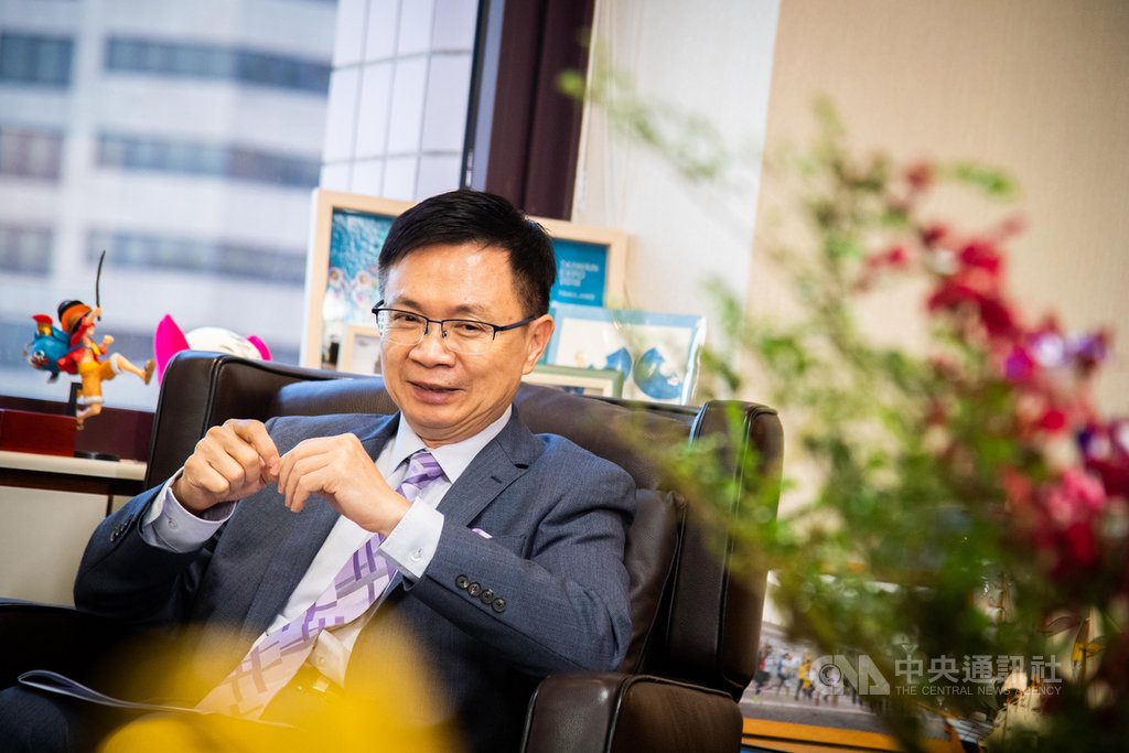 外貿協會董事長黃志芳觀察,疫情改變產業環境,企業行銷工具必須進入數位化階段,預料後疫情時代,數位化將成為國際經貿的常態,也會成為企業的DNA。中央社記者林俊耀攝 109年8月15日