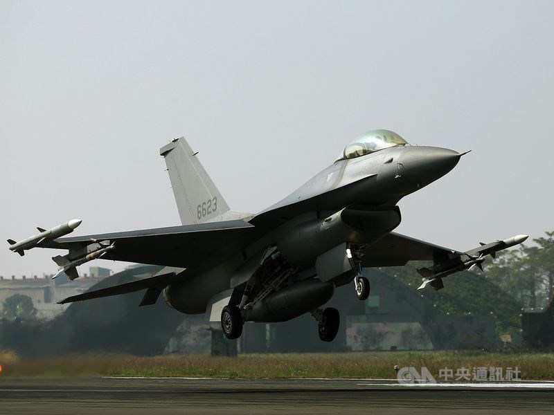 外電14日報導,台灣對美66架新型F-16V戰機軍購案底定。圖為F-16V同型戰機。(中央社檔案照片)