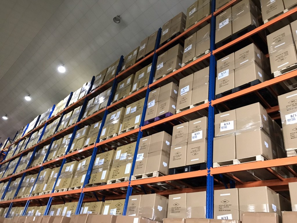 經濟部17日在臉書貼文指出,國家口罩庫存將近3億片,強調「大家要買都有得買」。經濟部也請民眾遵循指揮中心的指導,該戴口罩就戴口罩。(經濟部提供)中央社記者梁珮綺傳真 109年8月17日