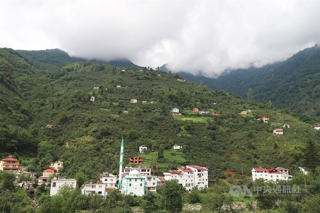 土耳其吉雷松省恰納克徹鎮庫胥柯伊村13日過午雨後,清翠山巒流露一抹清爽。當地的口哨語言於2017年獲聯合國教科文組織列入非物質文化遺產名錄。中央社記者何宏儒吉雷松攝 109年8月19日