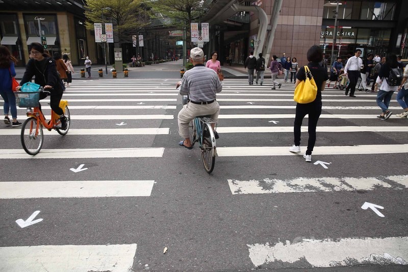 交通部與內政部警政署攜手啟動全國「路口安全大執法」9月1日執行,針對「汽機車不停讓行人」等五大重點項目進行取締,北市警局也公布行人十大肇事路口。(中央社檔案照片)