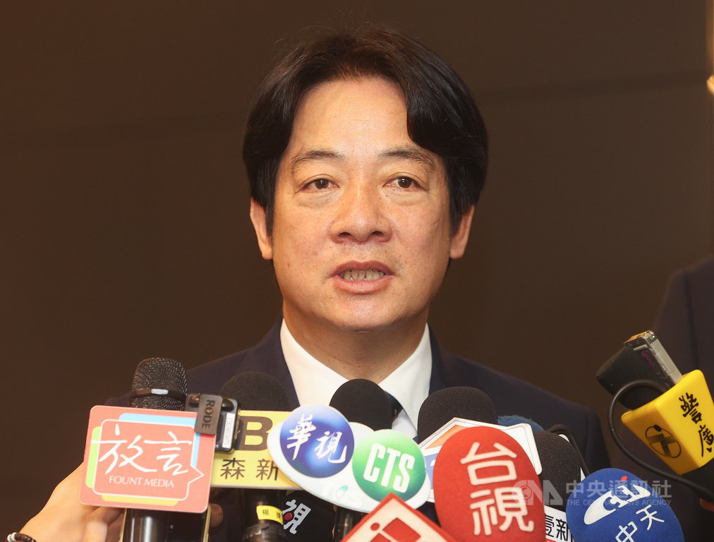 副總統賴清德(圖)24日上午出席促轉會活動前受訪指出,一國兩制根本已不復存在,在這種狀況下,前總統馬英九不應還活在過去,更不該一廂情願,如果不斷地造成國內分歧、製造恐慌,這比戰爭還恐怖。中央社記者謝佳璋攝 109年8月24日