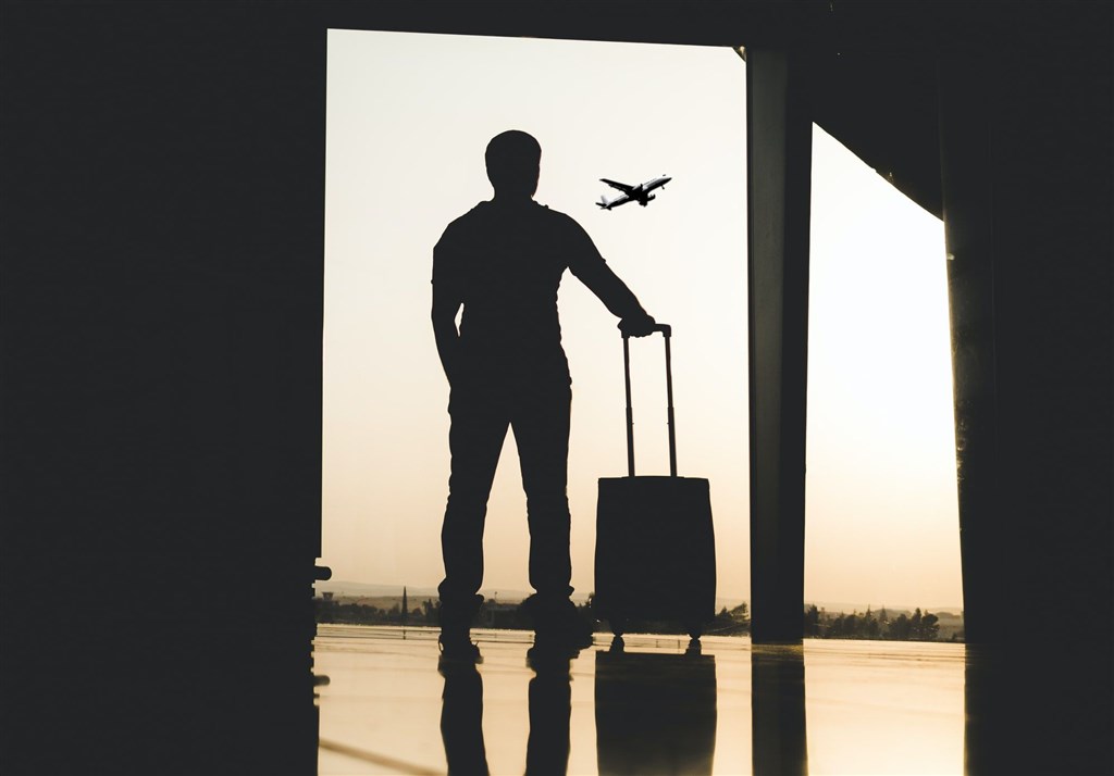 半島電視台報導，賽普勒斯政府2017至2019年間批准超過1400本「黃金護照」，給逾70國定罪詐欺犯、洗黑錢者、貪腐纏身政客。（示意圖／圖取自Unsplash圖庫）