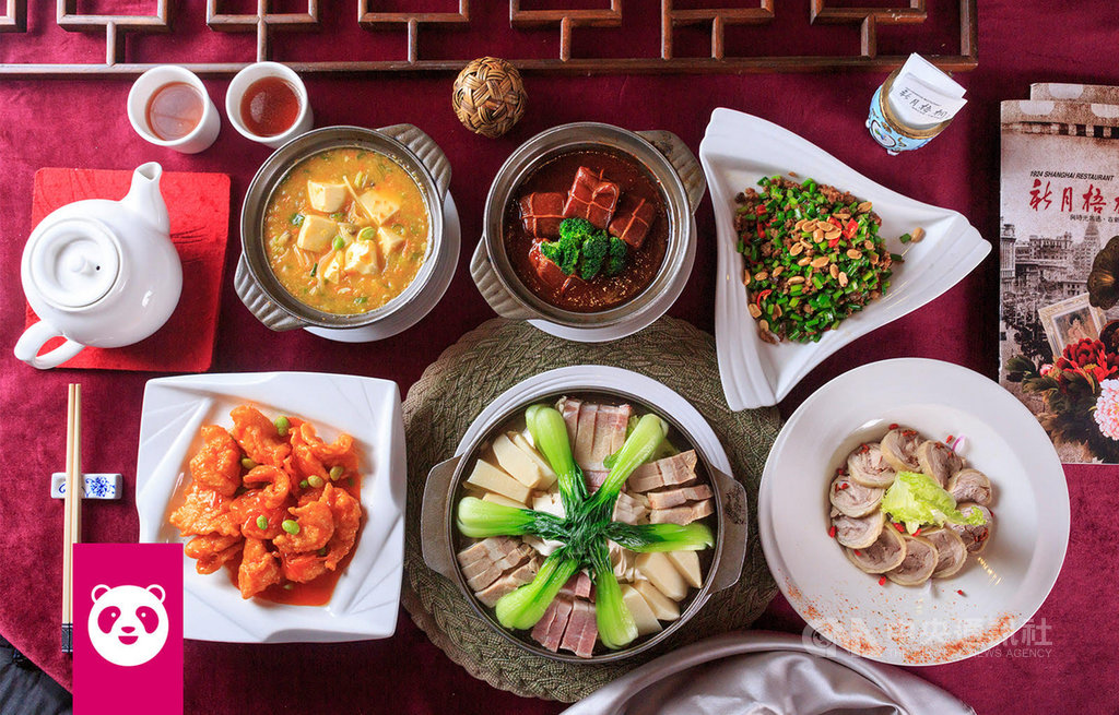 疫情帶動宅經濟發燒,外送平台業者同樣受惠,foodpanda指出,今年第2季訂單年增近7倍。業者也搭上米其林話題,主打不用排隊、搶訂位,也可以在家享用國際級米其林菜點。(foodpanda提供)中央社記者蔡芃敏傳真 109年8月29日