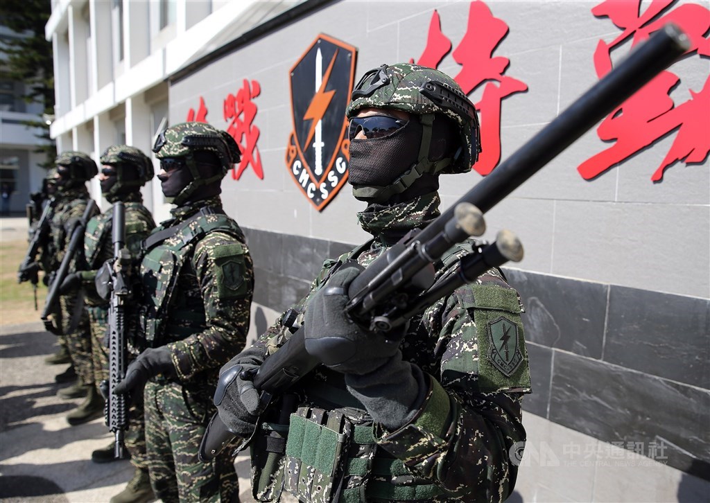 網傳軍公教人員退休金準備要再砍第二次,銓敘部2日表示,這完全是錯誤的說法。(中央社檔案照片)
