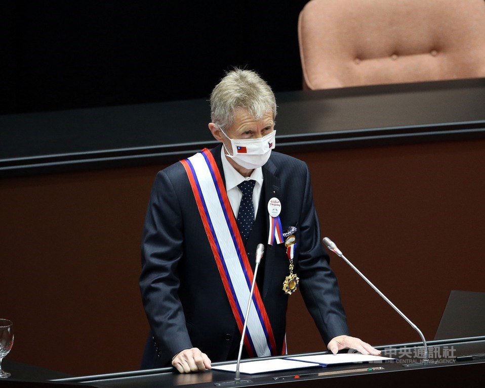 白宮國安會2日在官方推特轉貼捷克參院議長維特齊以中文表示「我是台灣人」的外媒報導,並提及霸凌言行無法阻止促進民主價值。圖為維持齊1日在立院演說。中央社記者郭日曉攝 109年9月1日