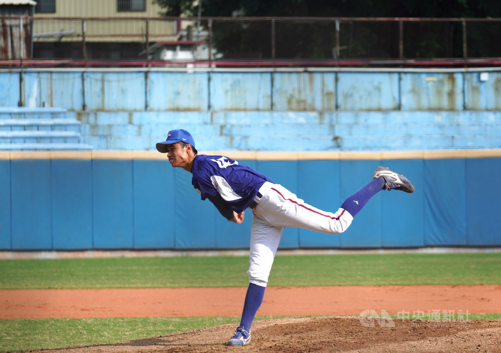 2020未來之星對抗賽4日持續展開,U18亞洲青棒錦標賽中華培訓隊派出林昱珉先發迎戰亞大棒中培隊,總計用83球投6局,被敲4支安打,投出5次三振,失掉2分(1分責失分),表現不錯。(中華民國棒球協會提供)中央社記者謝靜雯傳真 109年9月4日