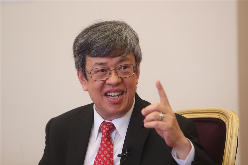 前副總統陳建仁(圖)在《百年大疫》的序文中表示,團結合作正是台灣防疫成功的最佳保證,台灣每一個人都是無名英雄。(中央社記者吳家昇攝)